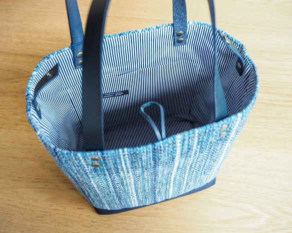 手工編織秋季粗花呢水桶托特包 (藍色) 第3張的照片