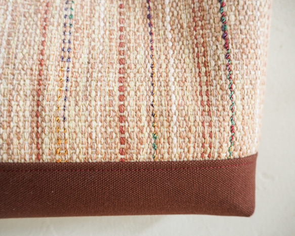 【Creema限定秋の福袋】ミックスツイード調手織り布のポシェットとがま口のセット（ピーチ） 5枚目の画像