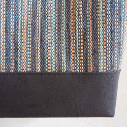 【SALE】秋のマルチストライプ手織り布のスクエアトート（グレー） 4枚目の画像