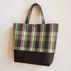 [SALE] Warm check handwoven square tote (棕色) 第5張的照片