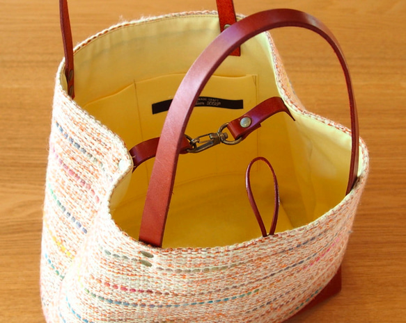 春色手織り布を使ったバケツトートバッグ（オレンジ） 3枚目の画像