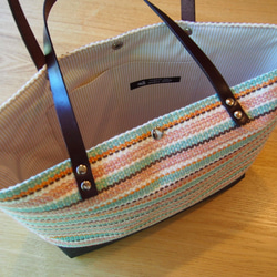 手織りウォーターカラーストライプのトートバッグ（ピンク） 3枚目の画像