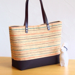 【在庫処分SALE】秋色ミックスカラー手織り布のトートバッグ（ベージュ） 2枚目の画像