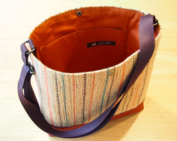 【在庫処分SALE】秋色ミックスカラー手織り布のショルダーバッグ（ベージュ） 3枚目の画像