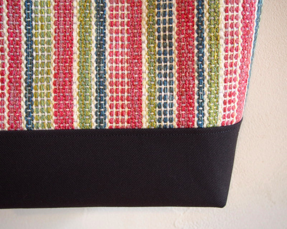 [SALE]手工編織的拼布風格條紋方形手提袋（玫瑰色） 第4張的照片
