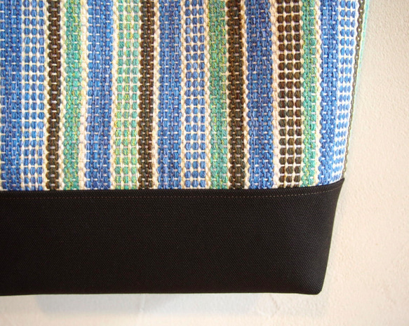 [出售]手工編織風格拼縫條紋廣場手提包（藍色） 第4張的照片