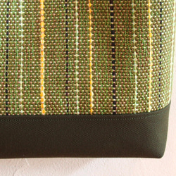 【SALE】手織り秋色ミックスカラーのショルダーバッグ（グリーン） 4枚目の画像