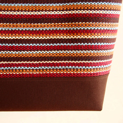 冬の北欧風マルチカラー手織り布のショルダートート（茶） 4枚目の画像
