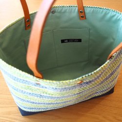 【在庫処分SALE】手織りパステルボーダーのトートバッグ（若草色） 3枚目の画像