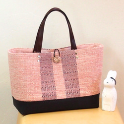 [訂購生產]彈簧顏色斜紋色調手工編織景觀手提包（櫻桃色）的布 第1張的照片