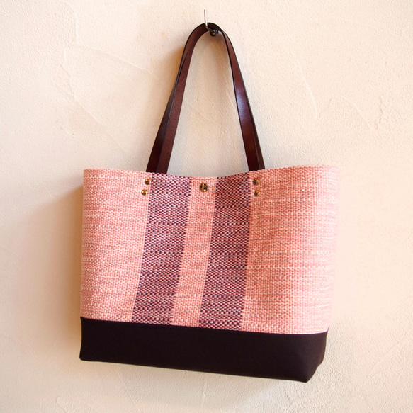 【受注制作】春色ツイード調手織り布のトートバッグ（桜色） 5枚目の画像