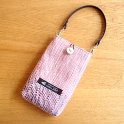 春色ツイード調手織り布のスマホポーチ（桜色） 1枚目の画像