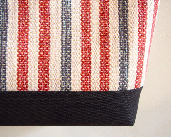 【在庫処分SALE】初夏のボーダー手織り布のランチトート（ローズ） 4枚目の画像