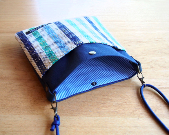 【SALE】手織り夏色チェックのサコッシュ（ブルー） 3枚目の画像