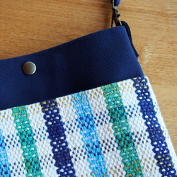 【SALE】手織り夏色チェックのサコッシュ（ブルー） 4枚目の画像