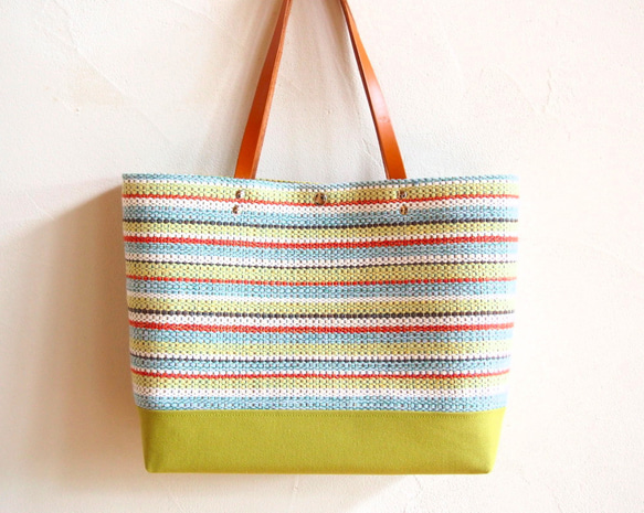 夏のフレンチカラー手織り布のトートバッグ（グリーン） 2枚目の画像