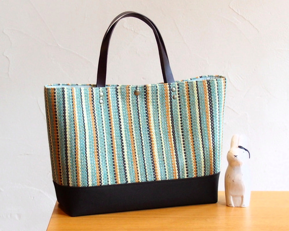 【SALE】秋色ストライプ手織り布のトートバッグ（グリーン） 1枚目の画像