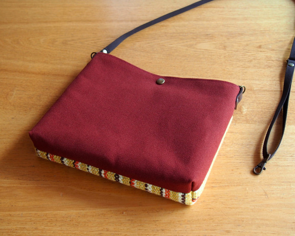 【SALE】秋色ストライプ手織り布のサコッシュL（イエロー） 5枚目の画像