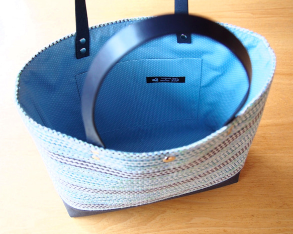春季彩色邊框手工編織布手提包（天藍色） 第3張的照片