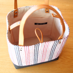 春季彩色邊框手工編織布桶手提包（櫻花色） 第3張的照片