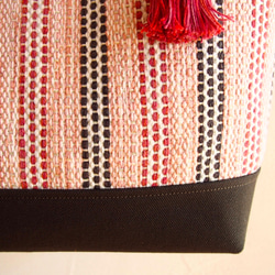 春季彩色邊框手工編織布桶手提包（櫻花色） 第4張的照片