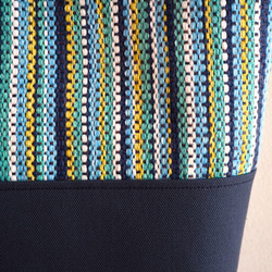 [SALE]手工編織的亮色條紋方形手提袋L（藍色） 第4張的照片