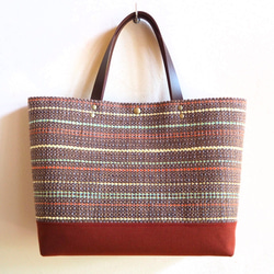 【SALE】秋のミックスカラー手織り布のトートバッグ（ブラウン） 2枚目の画像