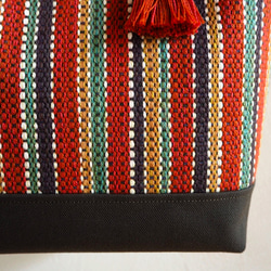 秋のマルチカラー手織り布のバケツトート（テラコッタ） 4枚目の画像