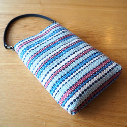 春のマルチカラー手織り布のスマホポーチL（水色） 4枚目の画像