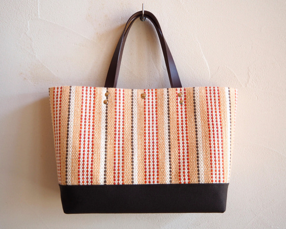 [庫存處理 SALE] Horizontal tote with hand-woven sherbet color border 第2張的照片