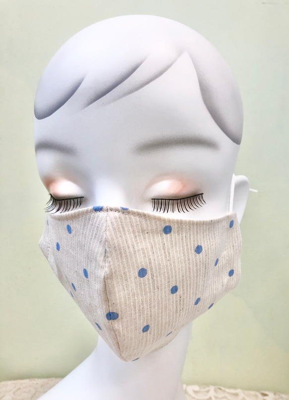 超人気　水玉ブルー　Mサイズ 接触冷感　マスク　少し大きめ　水色　カスレドット　通気性　ひんやりクール　夏マスク　リネン 5枚目の画像