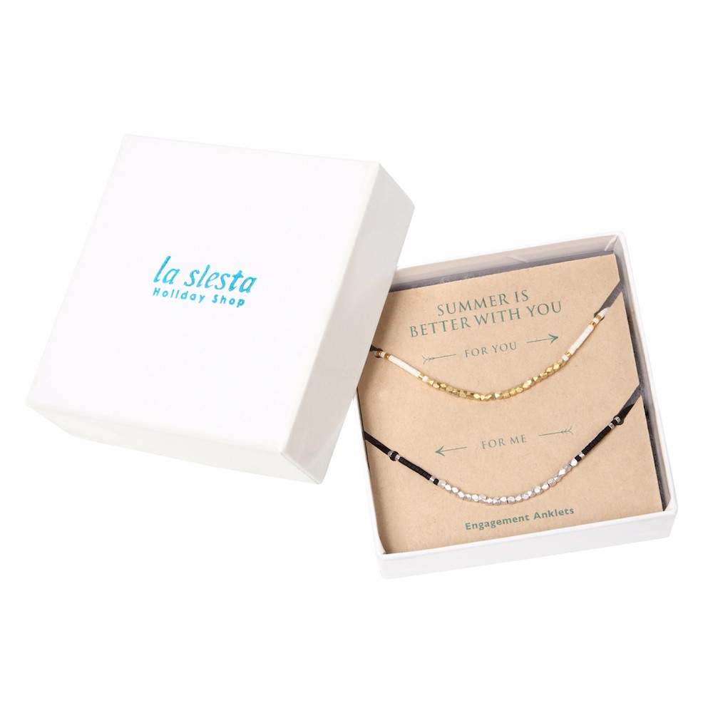 ゴールドーメタルホワイトビーズ/シルバーメタルブラックビーズのペアアンクレット 6,480円