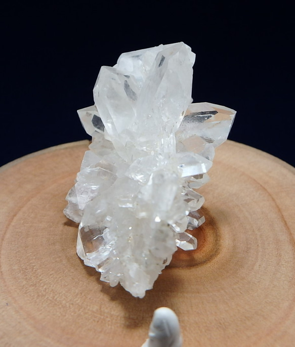 水晶 クラスター  天然石 82x42x36mm  QRZCLT-001 8枚目の画像