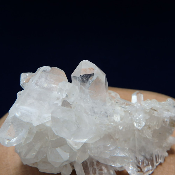 水晶 クラスター  天然石 82x42x36mm  QRZCLT-001 10枚目の画像