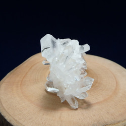 水晶 クラスター  天然石 84x39x30mm  QRZCLT-002 3枚目の画像