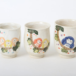 【清水焼】　繋がるふくろう　湯呑 (3羽) 4枚目の画像