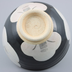 127-0035 飯碗 茶碗 湯呑 和陶器 和モダン /天目椿飯碗(黒) 2枚目の画像