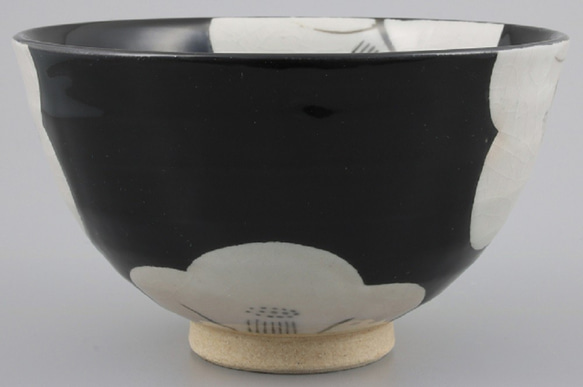 127-0035 飯碗 茶碗 湯呑 和陶器 和モダン /天目椿飯碗(黒) 4枚目の画像