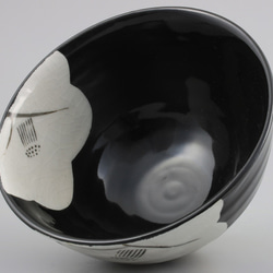127-0035 飯碗 茶碗 湯呑 和陶器 和モダン /天目椿飯碗(黒) 1枚目の画像