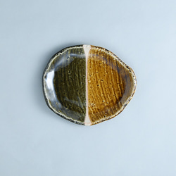 023-0034　取皿 小皿 プレート 和陶器 和モダン /黄瀬戸バイカラー岩礁皿/小 2枚目の画像