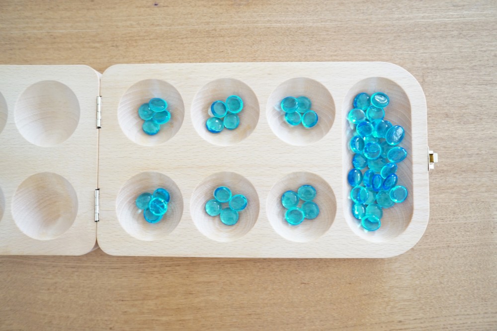 マンカラ／ボードゲーム