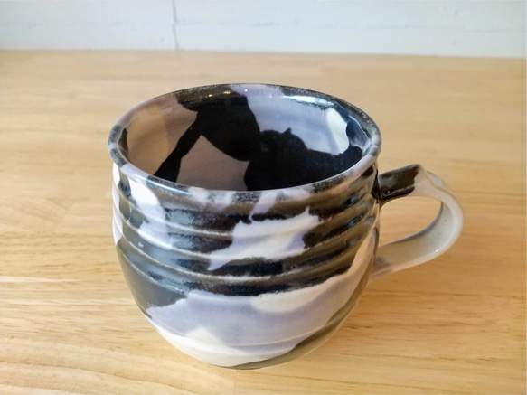 ブラック釉彩＊マグカップ 2枚目の画像