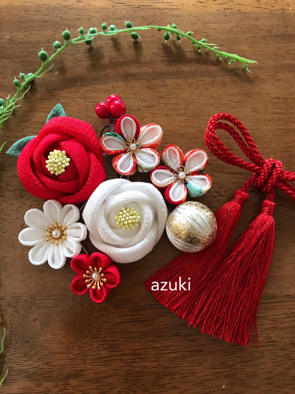 ちりめん細工　椿のれん(3連)　ハンドメイド ちりめん細工 椿のれん(3連) ハンドメイド