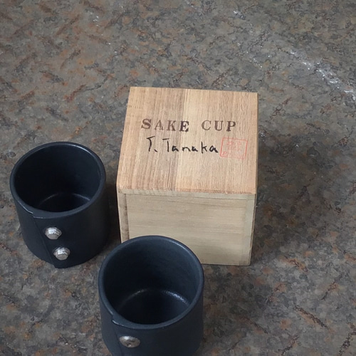 時代 桐箱 在銘 手描き 小物入れ アンティーク 送料無料! 桐箱（箱書き有）付き、ボルトぐい吞み おちょこ・ぐい呑み