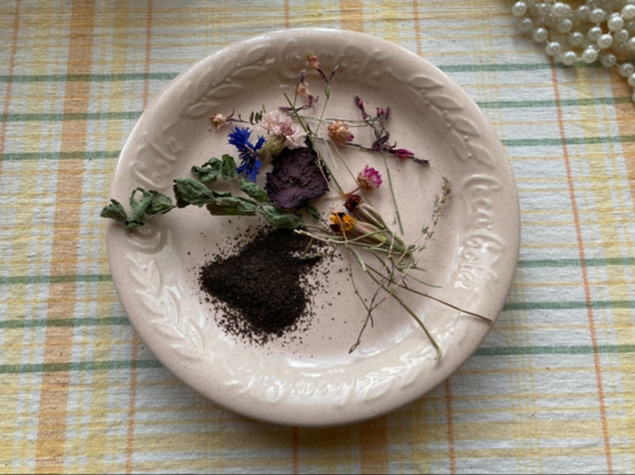 自家栽培ハーブとお花のブレンドティー10包セット 2枚目の画像
