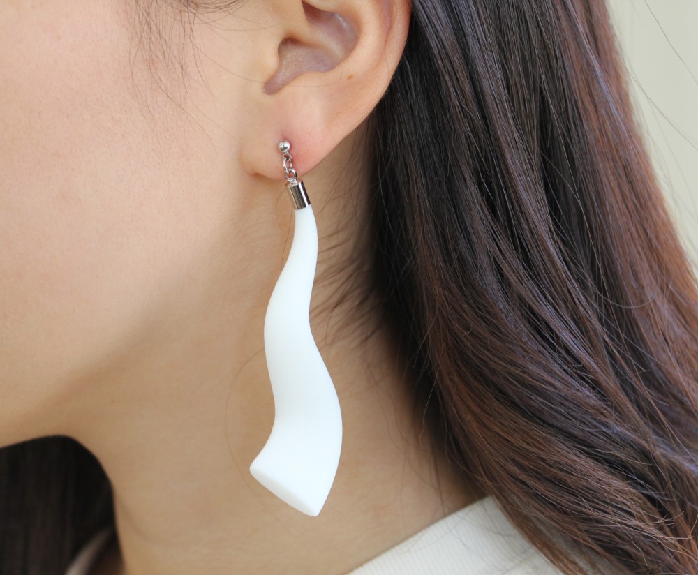 Ripples リプーズ/  ピアス(ペア)  ホワイト 軽量