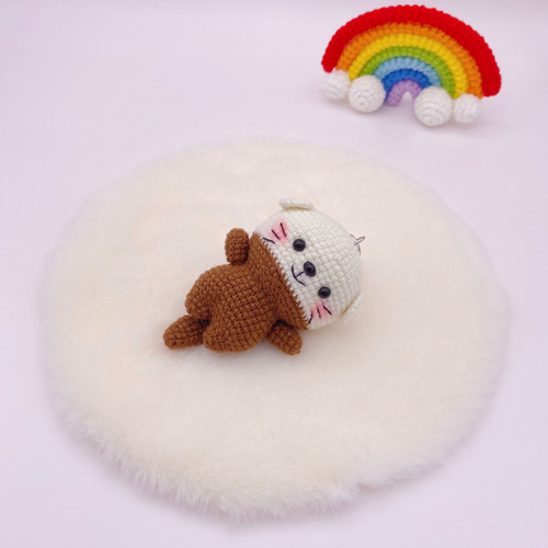 カワウソ あみぐるみ ハンドメイド キーホルダー付 あみぐるみ Sue