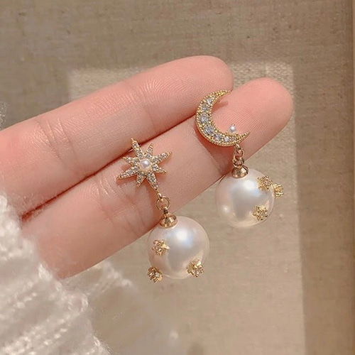 Dior モチーフ キラキラ ムーンスター パール ピアス ピアス（フック