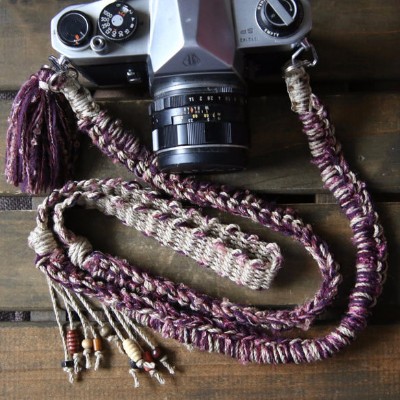 採用手紡織麻串相機背帶的 - 紫色（雙環） 第1張的照片