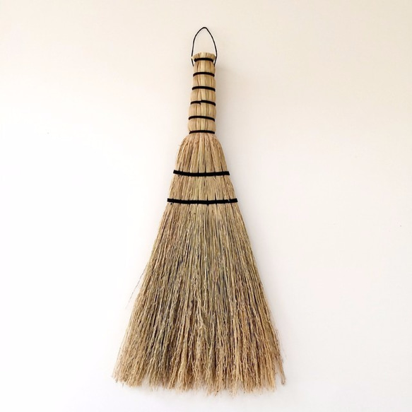 sankaku broom black (三角ホウキ　ブラック）Sサイズ 1枚目の画像